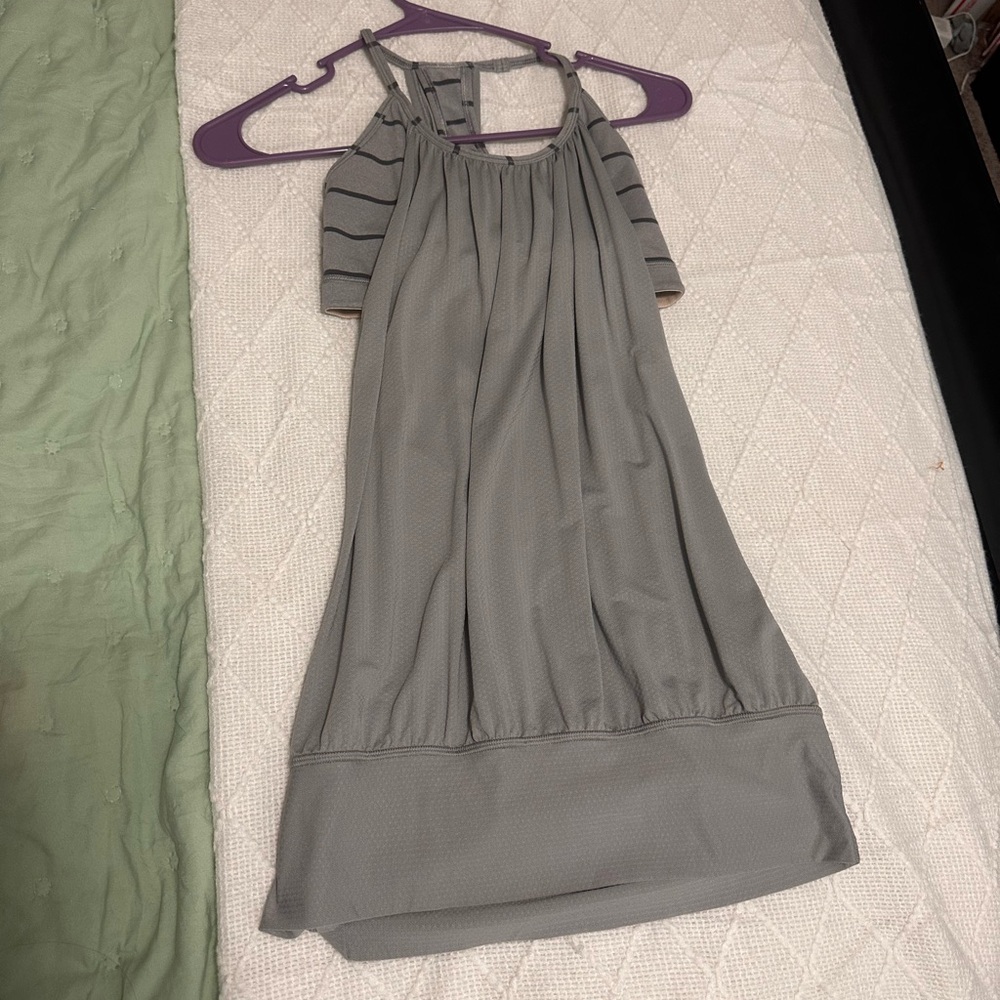 Lululemon tank with built in bra (size 6)